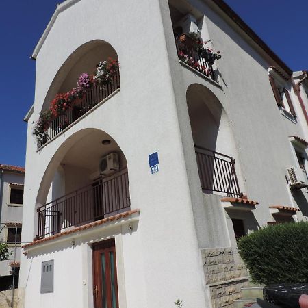 Apartmani Antica Cres Esterno foto