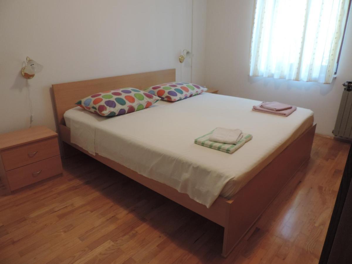 Apartmani Antica Cres Esterno foto
