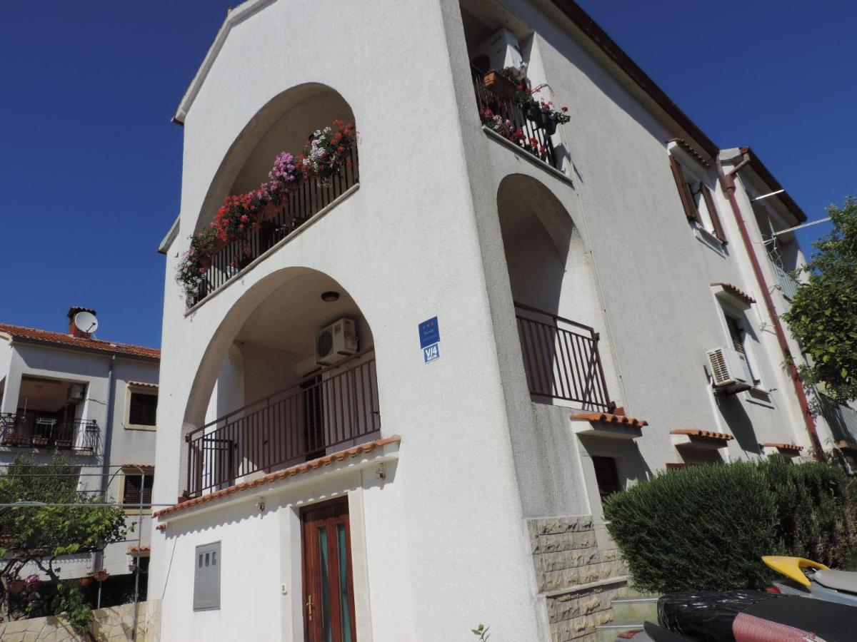 Apartmani Antica Cres Esterno foto