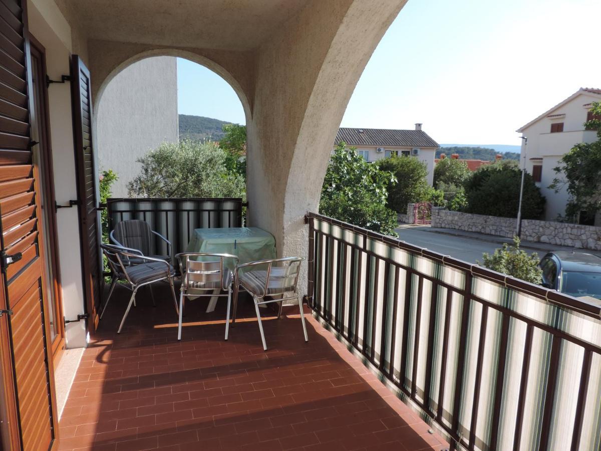 Apartmani Antica Cres Esterno foto