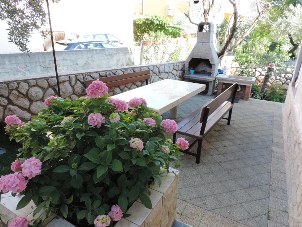 Apartmani Antica Cres Esterno foto