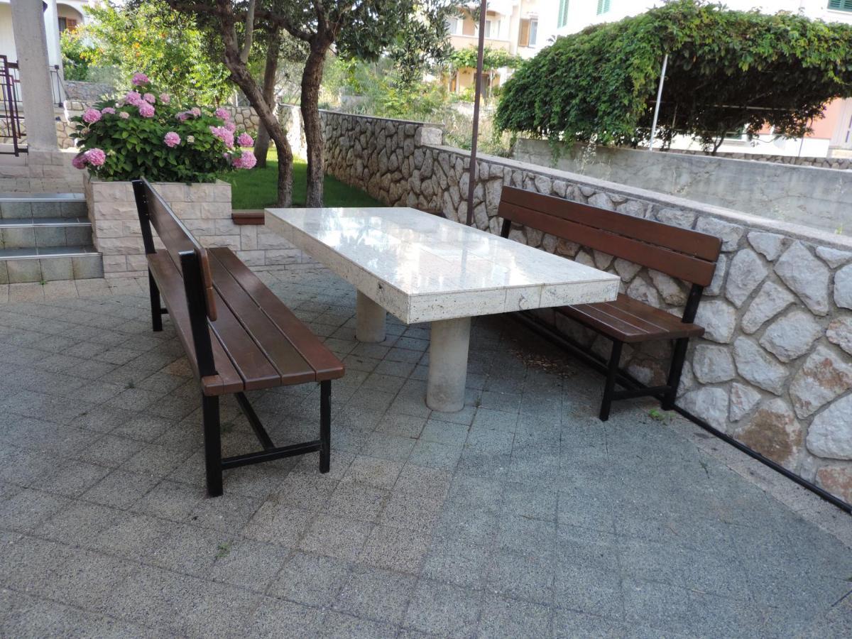 Apartmani Antica Cres Esterno foto