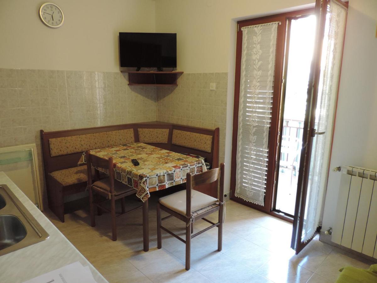 Apartmani Antica Cres Esterno foto